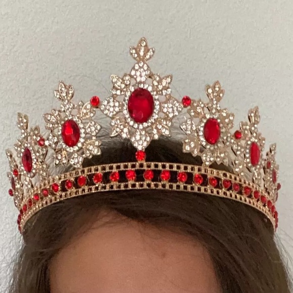 Metal gold crown with ruby jewels - Picture 8 of 8